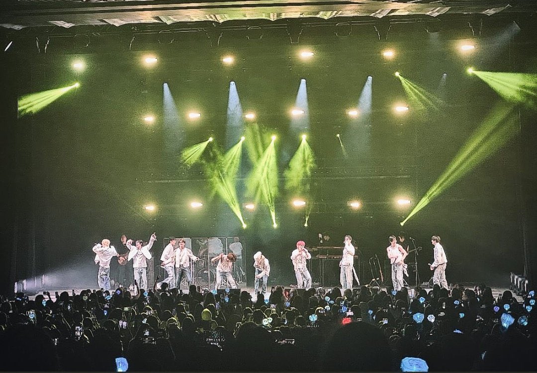 Oakland, kalian telah membuat kami terkesima! Layaklah kau menerima segala pujian atas pekikan sukacita yang menggema dan menggetarkan dada kami tuk memberi yang terbaik.