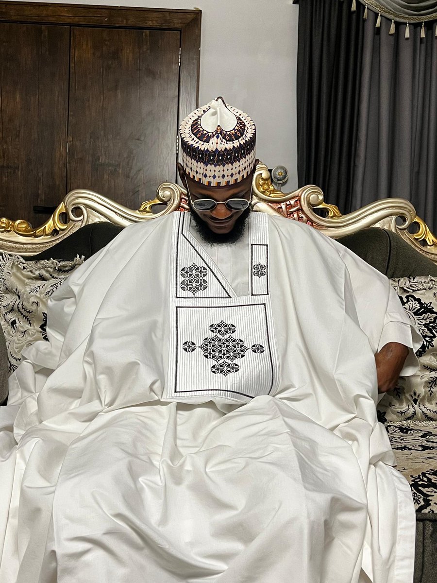 A_darma_'s tweet photo. Eid Mubarak from our #1 customer 

Always looking lit 🔥 https://t.co/aE6IjZW6Tp