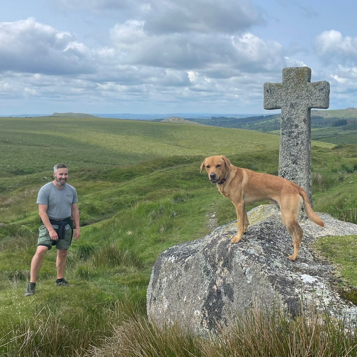 Sunday Runday: "This is my Church. This is where I heal my hurts!" 🎶 
15km cross-country, very wet feet, with Mrs C and Ginge!! 🐾
