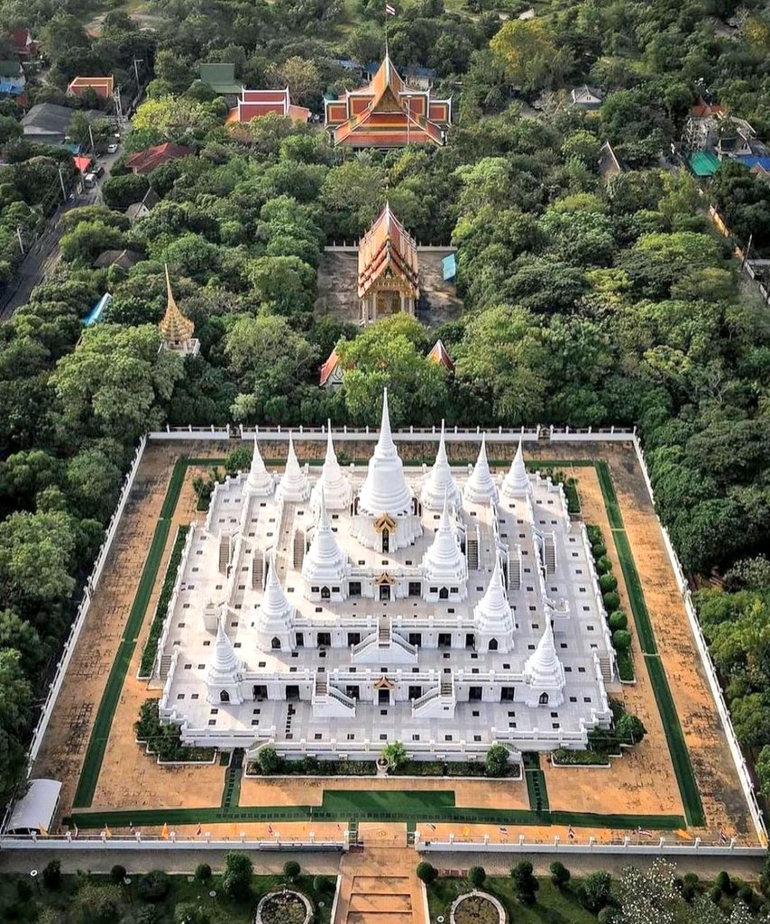 #MuwellMotivation
#ChronicPain
#FightForYou
#NeverGiveUp
You cannot swim for new horizons until you have the courage to lose sight of the shore...