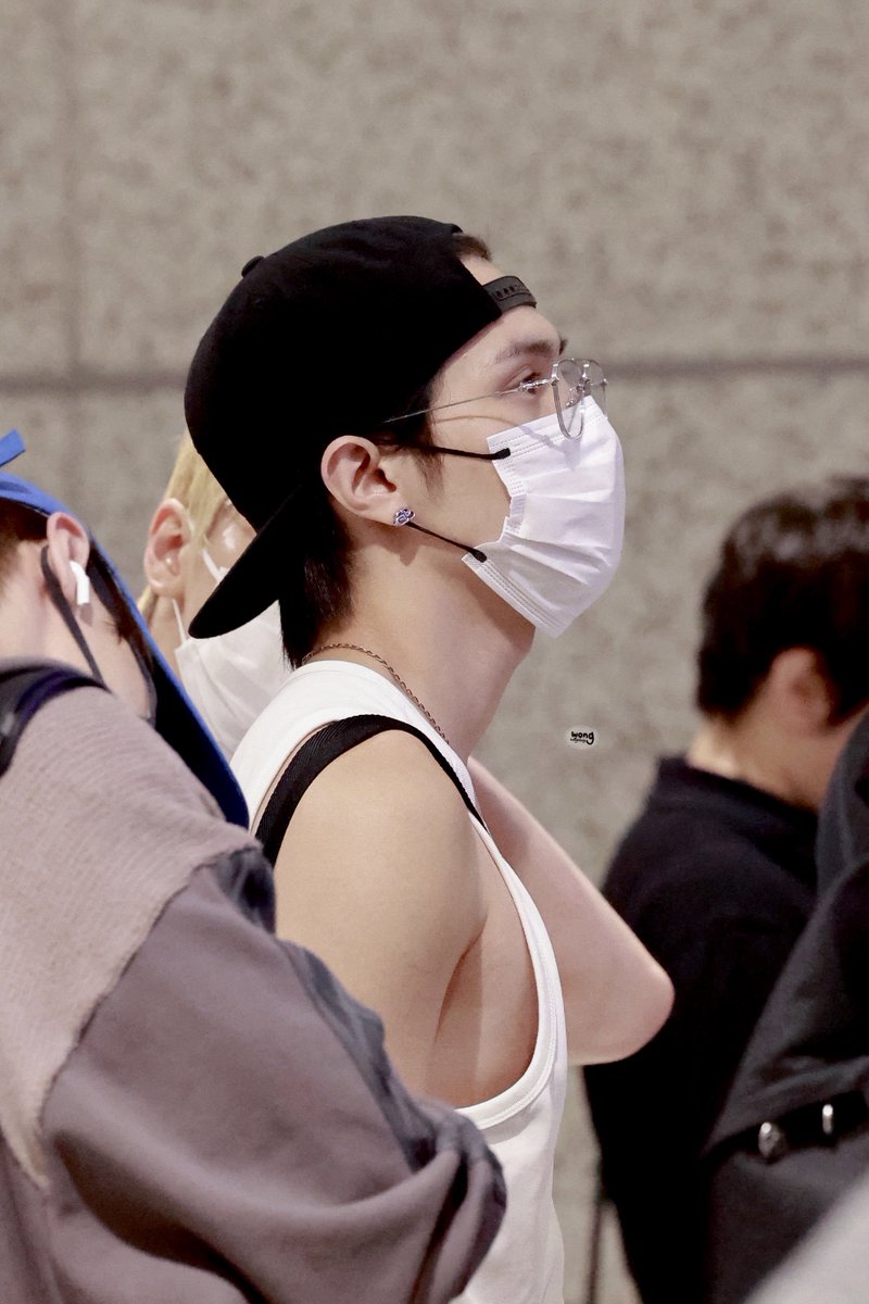 wong_benignboy's tweet photo. 2025.JUN.08
PVG

#HENDERY #헨드리 #黄冠亨
#威神V #WayV #WeishenV https://t.co/zuEFyPzCGj