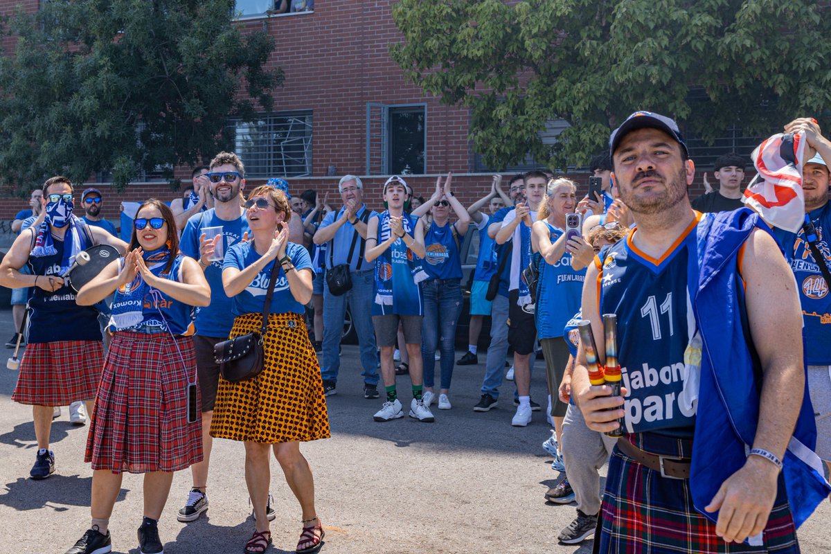 BFuenlabrada's tweet photo. Una vida de 𝐚𝐳𝐮𝐥 𝐲 𝐛𝐥𝐚𝐧𝐜𝐨 🔵⚪️ https://t.co/pt2pPsUbEA