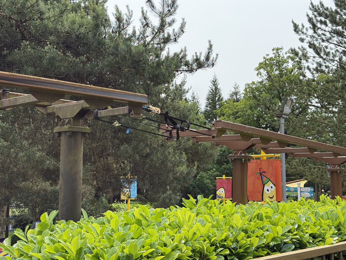 Quick progress has also been made on shortening the route of Get Set Go, with the new route no longer going through the tunnel. While all of the new track and supports appear to be in-situ, it seems there is still work to be done to connect and align it with the existing track.