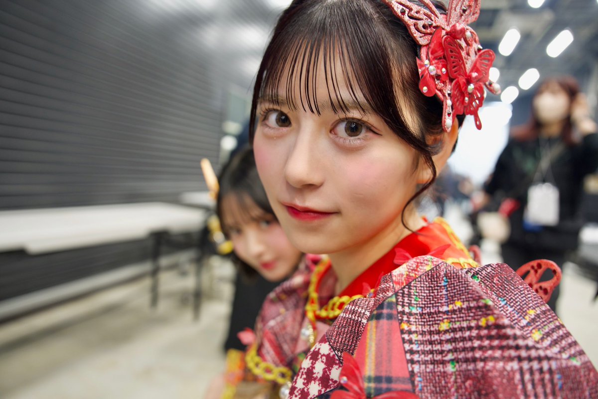 ふる撮】 のえちゃんが撮影した月足💛❤️ (とその後ろにひょっこりし