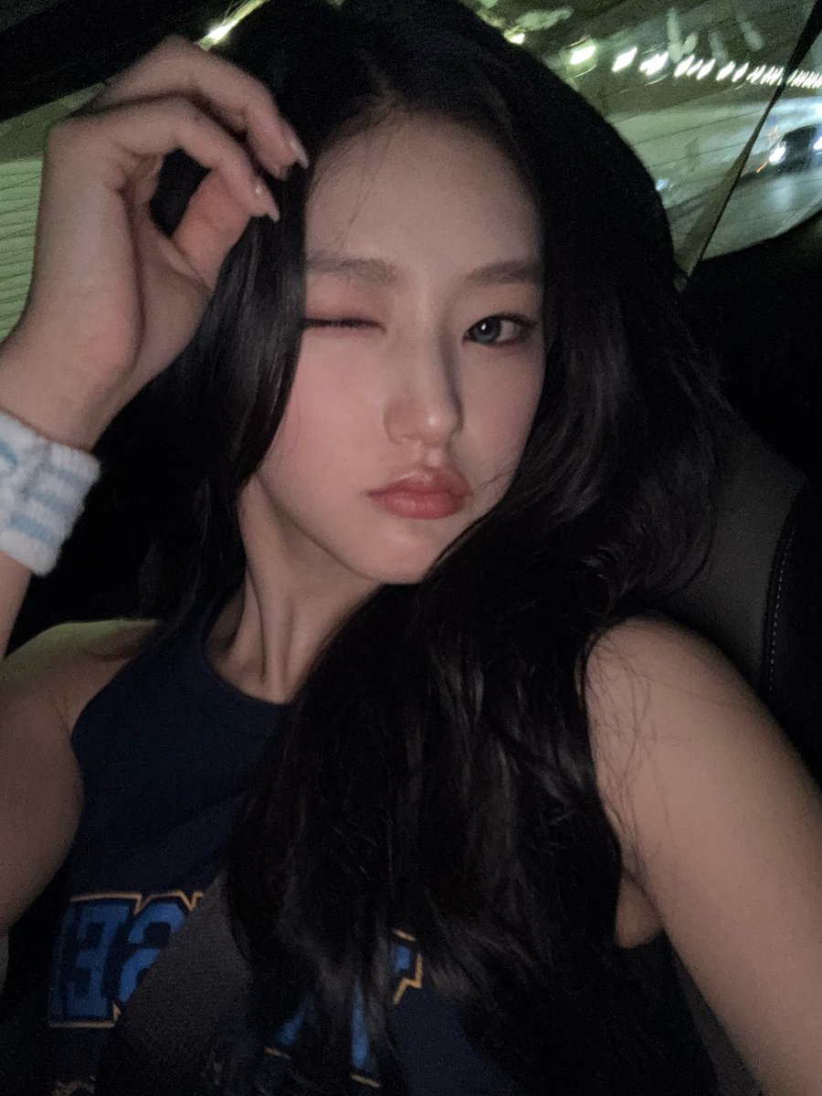 haneulclips's tweet photo. B.STAGE [250608] | Haneul🦋
– #HANEUL #하늘 

"I'll send you some selfies before the comeback😳🌷" (1/2)

#KISSOFLIFE #키스오브라이프 #KIOF https://t.co/nRLOXJ9DZQ