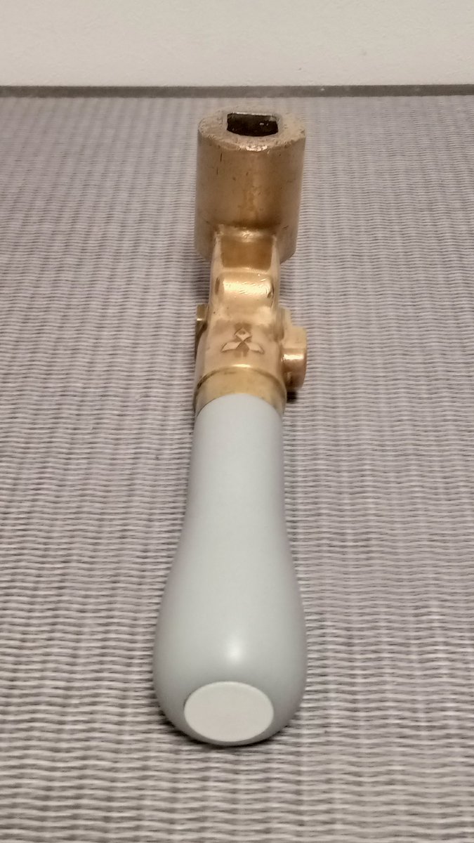 37Memorial's tweet photo. WEST  GAUGEさんにブレーキハンドルのグリップを製作して頂きました。名鉄用のハンドルをイメージして樹脂製のグリップにしました。イメージ通り、とても素晴らしい出来に感動しています！！@westgauge https://t.co/XEGM7b9D49