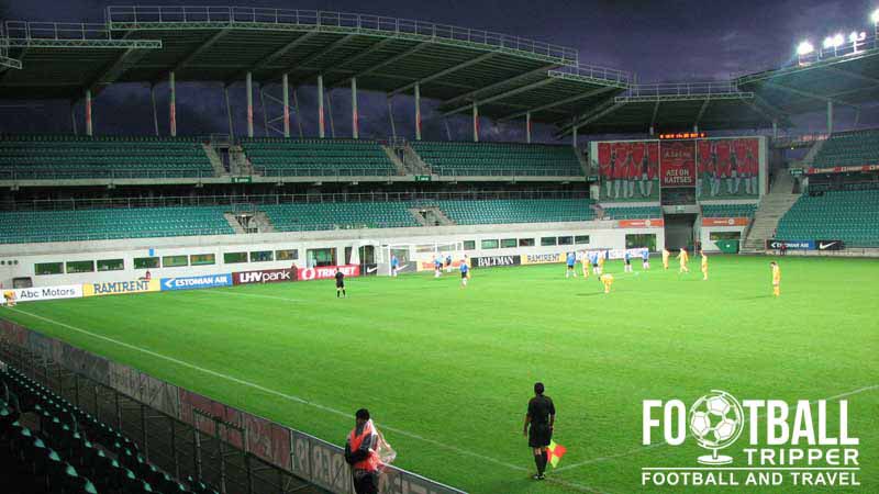 Kampdag imorgen!
Tribune Nord. Inngang 7
De tar kort og selger øl! Det er også mulighet for bagasjeoppbevaring.
Vi har fått andre etasje, eneste regel for str på bannere er at de ikke skal ødlegge sikt for dem under.
Jeg er på plass, ta kontakt hvis det er noe