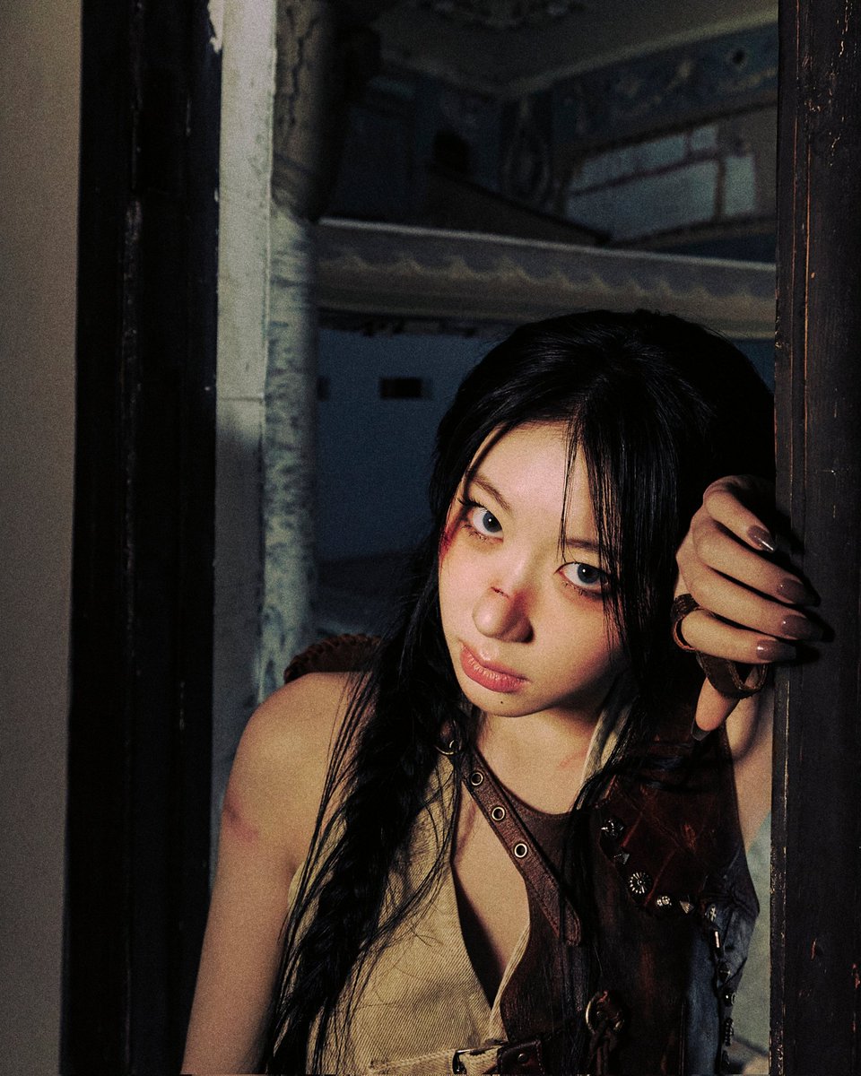 Chaeryeong. tweet media