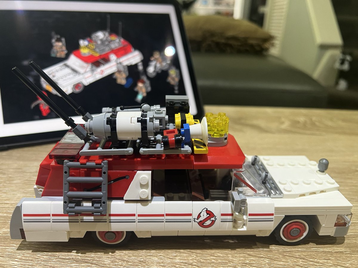 fitz0891's tweet photo. Retired #Lego build 2 of 2 from the weekend… #Ghostbusters #Ecto1 and #Ecto2 #AFOL https://t.co/xsyoeVWxEJ