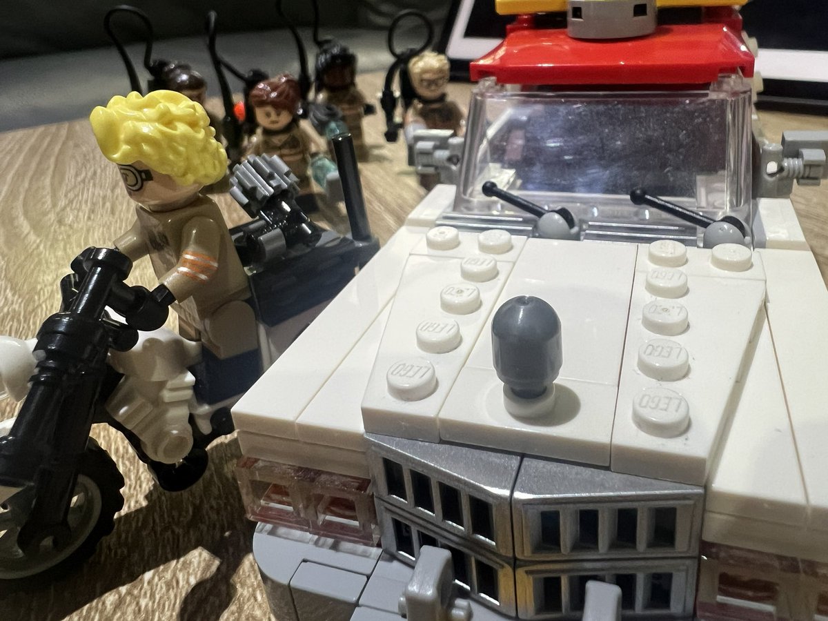 fitz0891's tweet photo. Retired #Lego build 2 of 2 from the weekend… #Ghostbusters #Ecto1 and #Ecto2 #AFOL https://t.co/xsyoeVWxEJ