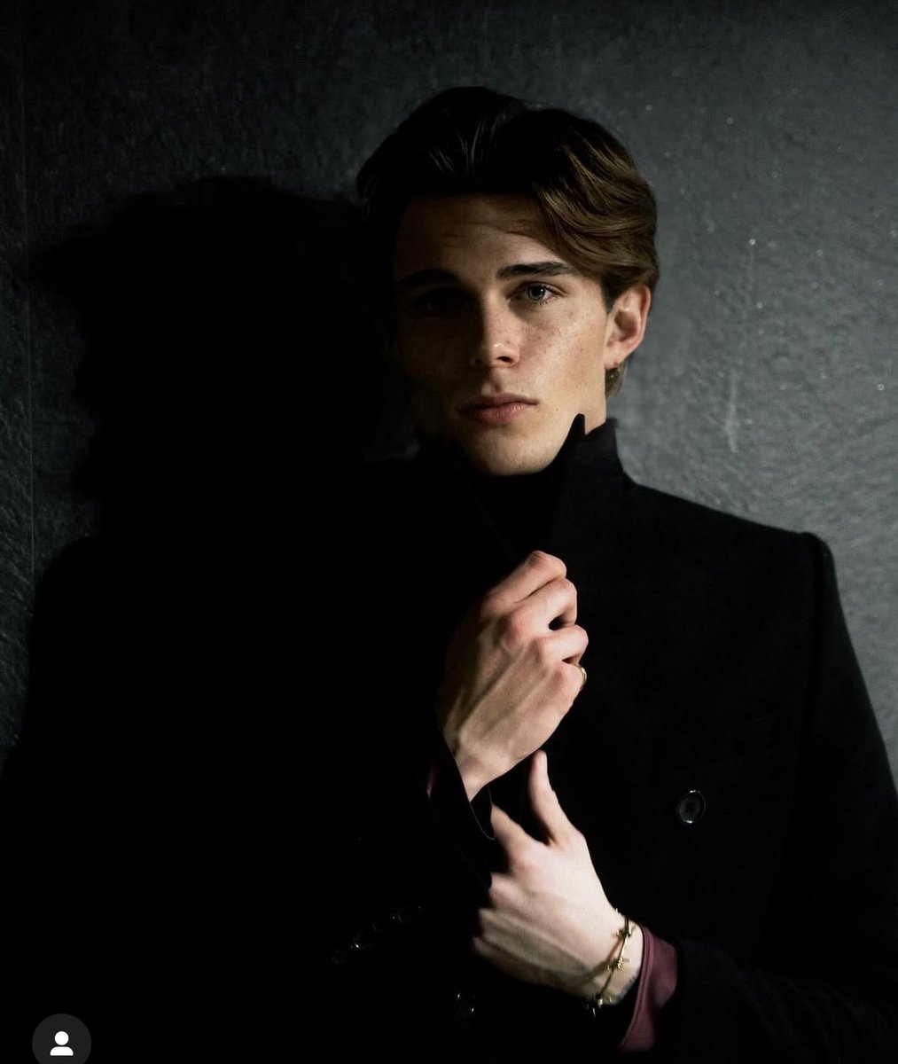 Winter Hyun Ji tweet media