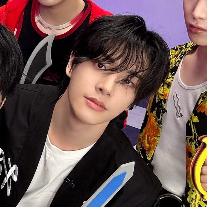 오늘 라이브 진짜 빌미스럽고 재밋었닼ㅋㅋㅋ 😍