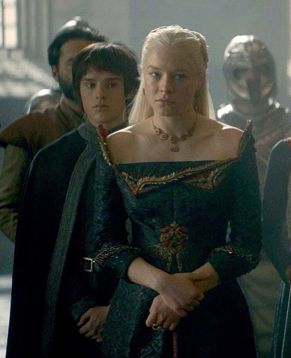 rhaenyrasrealm's tweet photo. look at their hands and expressions jace is literally her mini me https://t.co/abGfWcSvIg