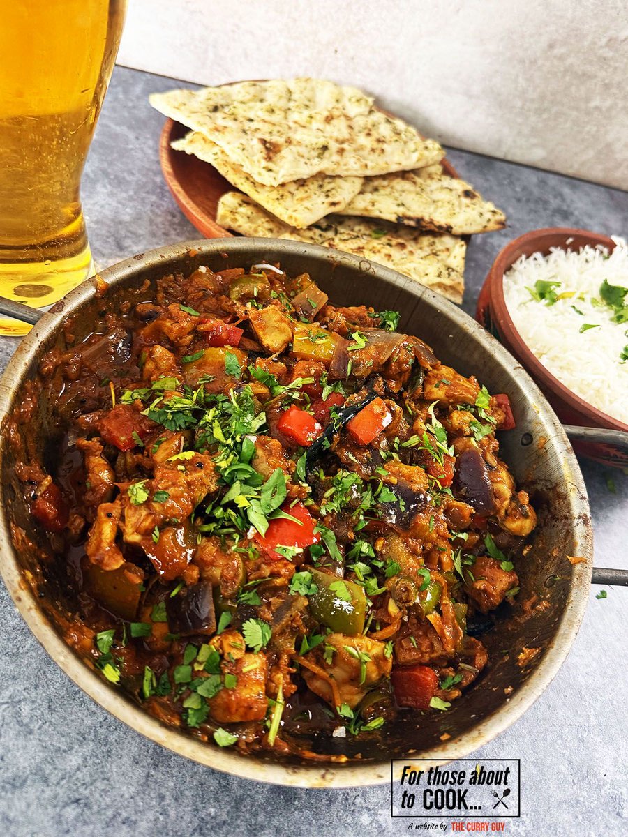 Give my NEW 30 Minute Chicken Jalfrezi a try. It's really easy to prepare and tastes better than a takeaway. RECIPE HERE 👉 buff.ly/eMr89xi