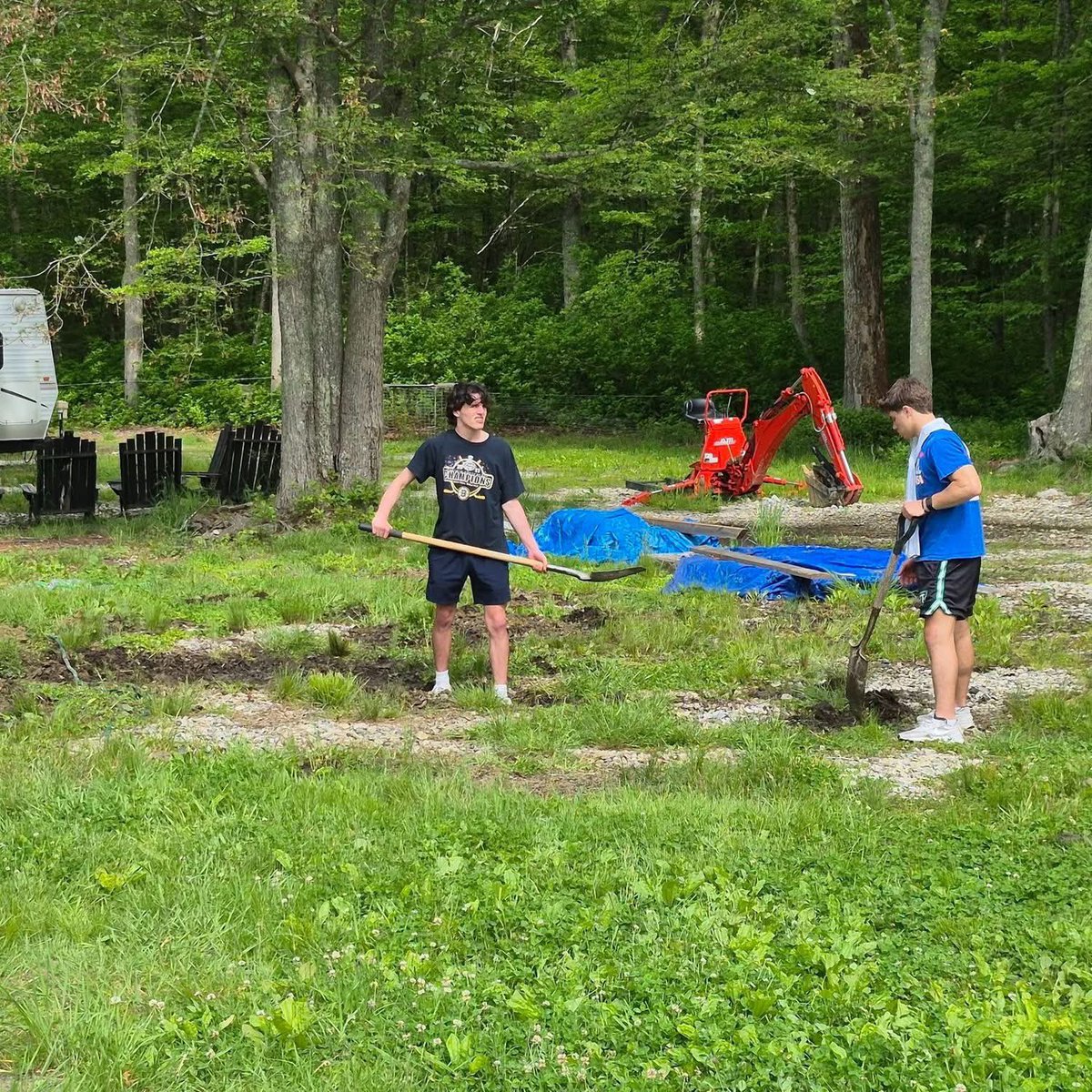 On Friday, our Junior class spent the day at Dare to Dream Ranch helping clean up the garden, paint, and get the ranch ready for veterans to visit. The ranch provides alternative therapy programs for U.S. military veterans and their families facing emotional challenges.