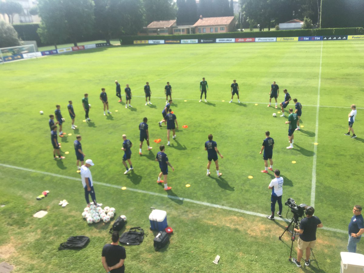 L’ultimo allenamento di Luciano #Spalletti a Coverciano alla guida della #Nazionale 
Domani #ItaliaMoldovia con un ct esonerato