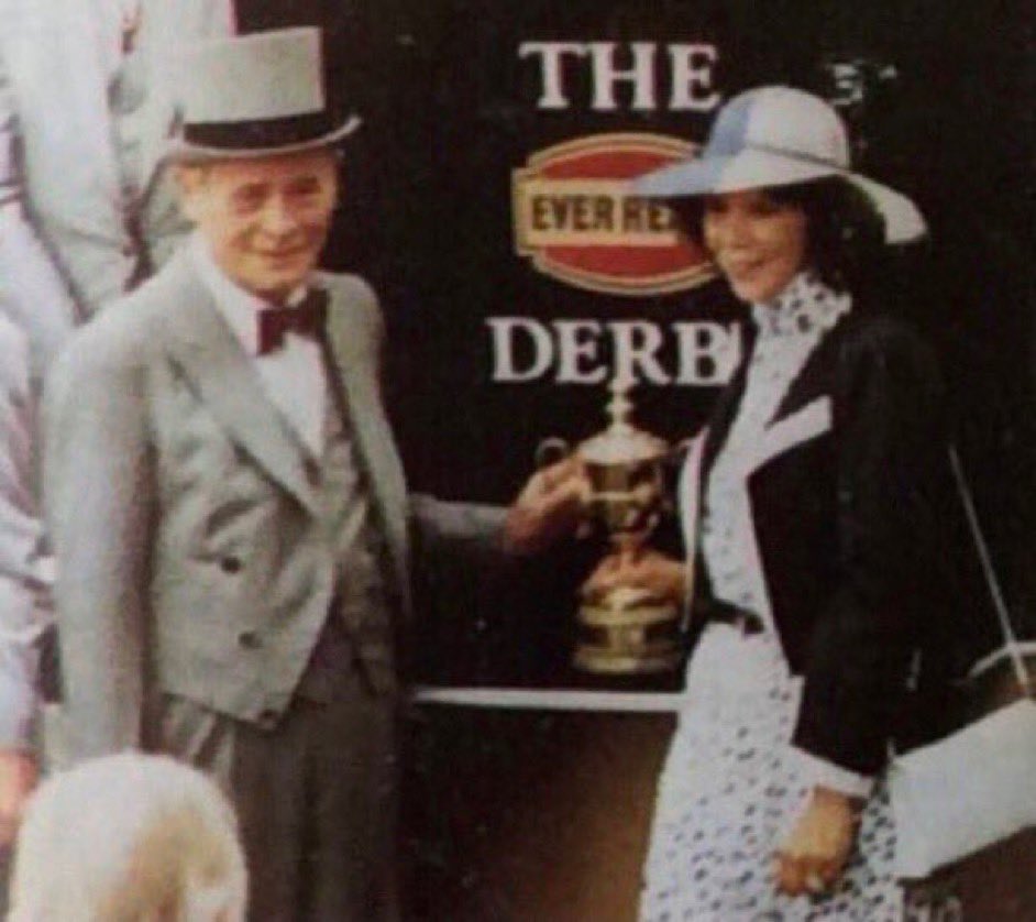 Hoy de cumpleaños MARIA ESPERANZA DE MIGLIETTI muy exitosa propietaria y criadora con Haras Monumental <a href="/LUMITO/">LUMI MITO</a> ... aqui con LUIGI MIGLIETTI cuando ganaron el Epsom Derby con Secreto

Felicitaciones !!!