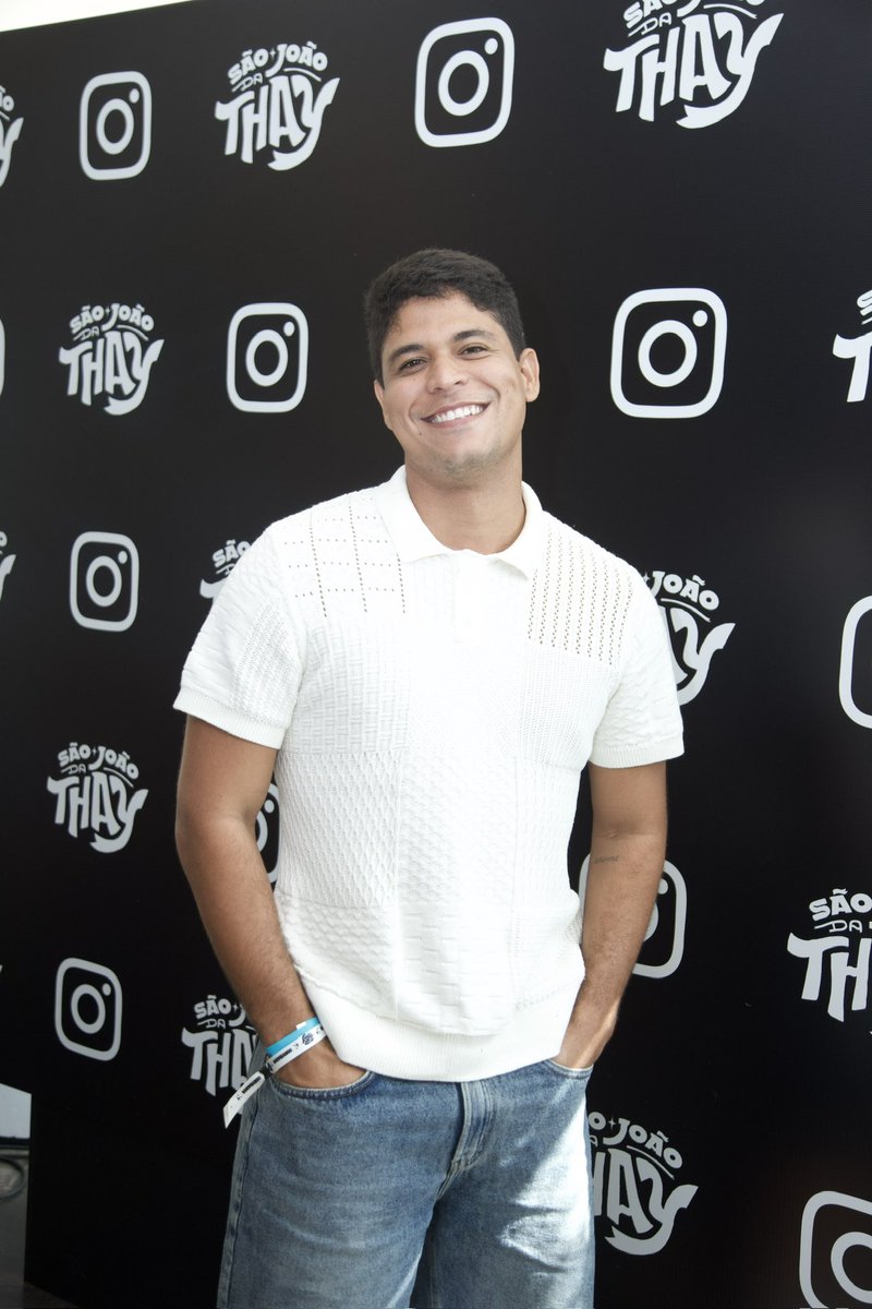 suportevilar's tweet photo. o mais bonitão que ja pisou no BBB🧡🦀 https://t.co/Uur39UdUKp