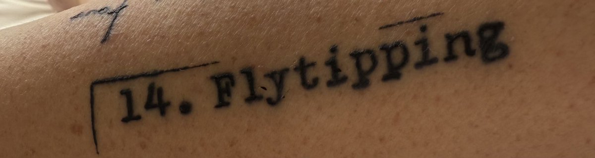 Victoria_Lowe99's tweet image. If you know…. You know! #twohandwrittentattoos #meansthemeans #TomHingley #Suede #TheFrankandWalters