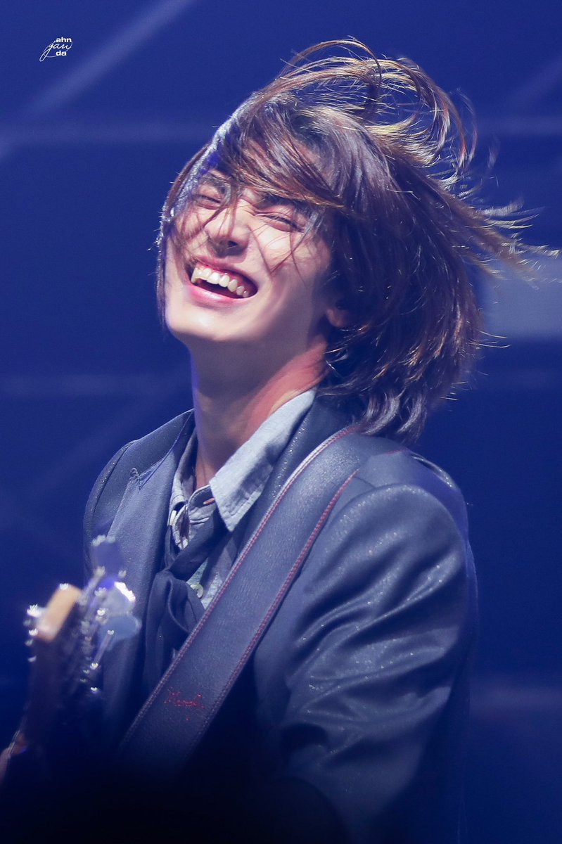 yeonrumi's tweet photo. how can a picture radiate so much happiness https://t.co/VXCb0A0mbz