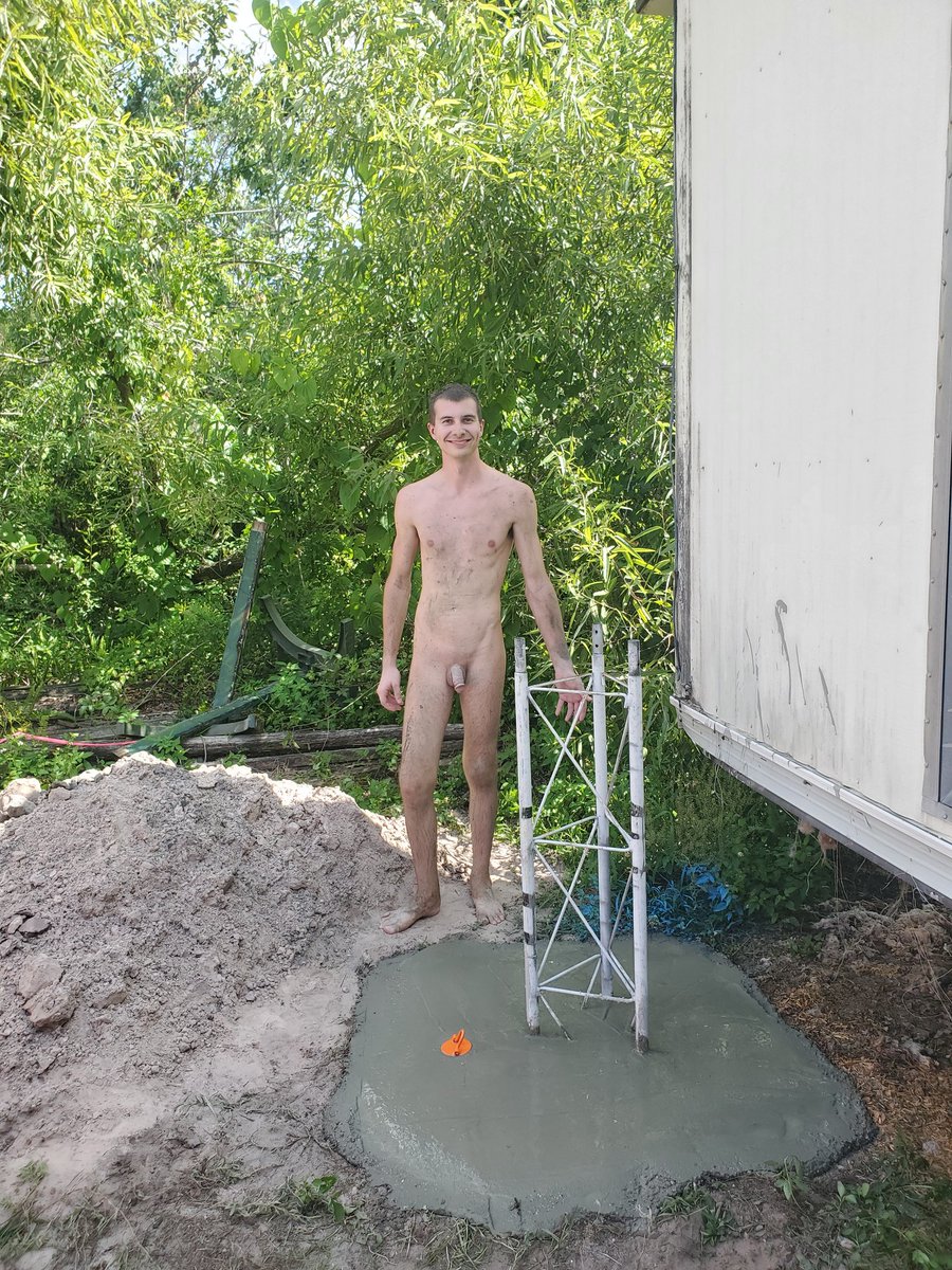 Yesterday me and several of my lake como friends worked very hard to get the foundation for our new Lake Como Radio Club tower! 

45 80lb concrete bags (1 cubic yard) later and this base will survive anything mother nature could possibly throw at it!