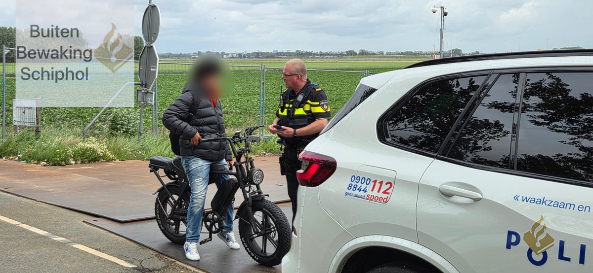 Toen wij aan het einde van de dienst retour bureau Hoofddorp gingen zagen deze jonge man langs de Hoofdweg fietsen met een telefoon in zijn hand. Dat bij staandehouding een proces-verbaal van €170,- + 9 euro administratie  #CJIB opleverden. <a href="/Politie/">Politie Nederland</a>