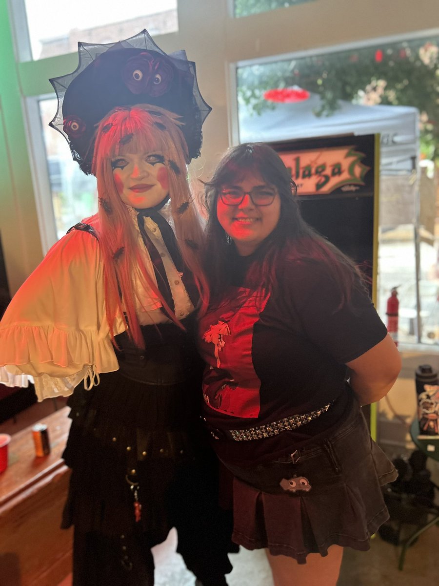 flarlick's tweet image. The great yam slam WAS SO MUCH FUN!!!!!!!!!!
I had so much fun helping out with this concert and being able to meet my friend yam, POOKIE PHOBIA!!!, scorpion, spiderlily, moon, creator of the FLICK 
Also wishing all of the wonderful happy birthday to yam HAPPY BDAAYYYY