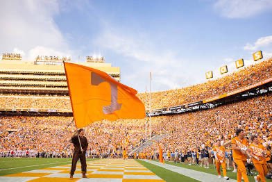 TysonHunter157's tweet image. I will be in Knoxville for Tennessee's football camp today! @CoachLiamGray @milesrobinsonjr @coachjoshheupel
@CoachTimBanks @WilliamInge1 @CoachBrautigam @CoachBreske
@ThardiN1235 @JordanInTheSip @DYoung386 @MacCorleone74 @ChadSimmons_ @coach_hadac @5StarFBRecruits…