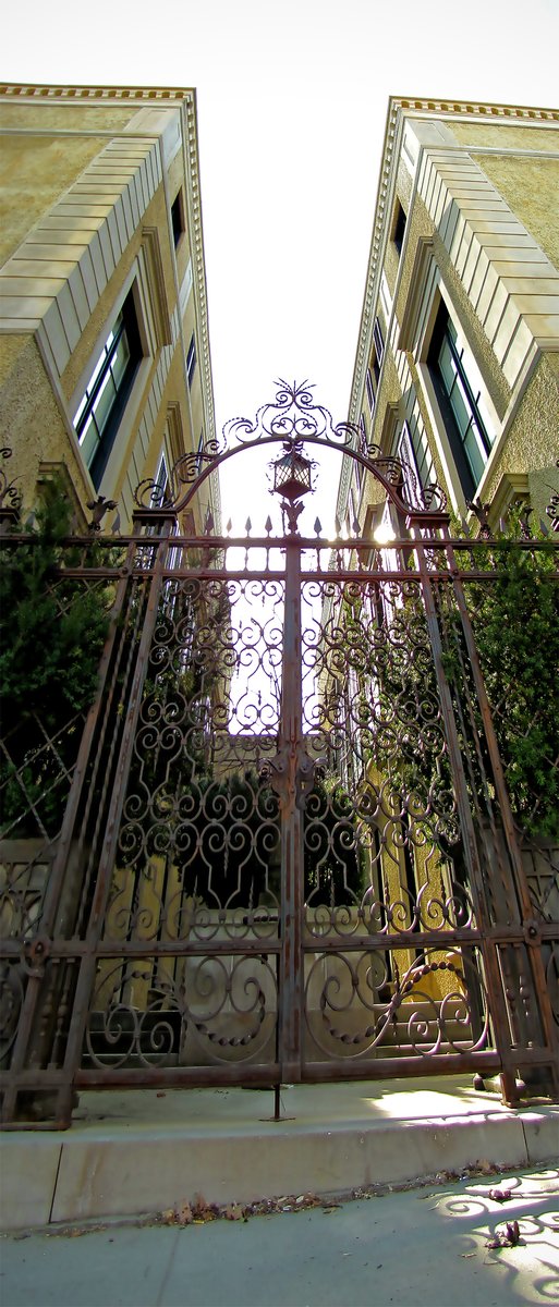 #streetphotography #architecture #Toronto