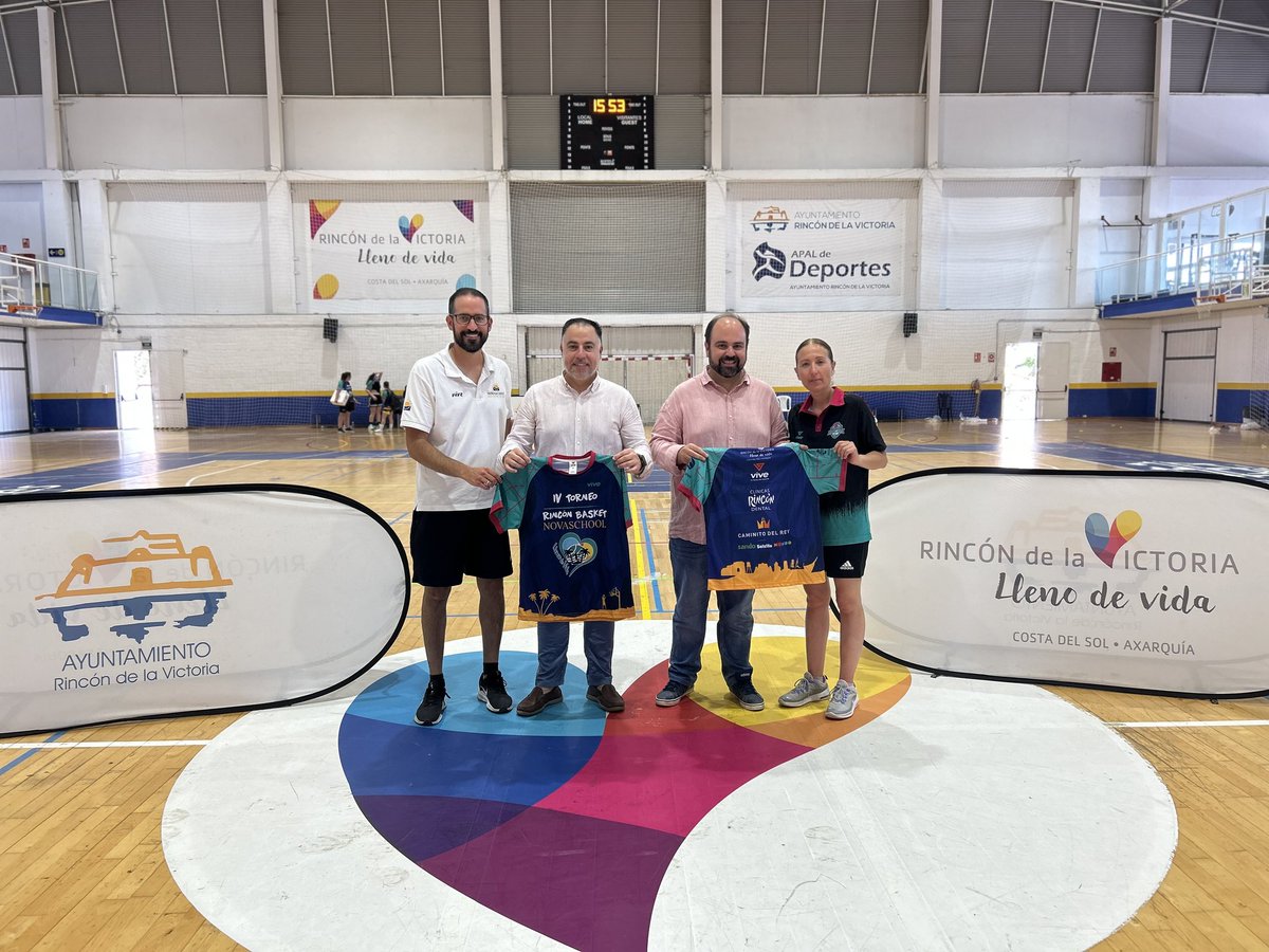 🏀 Punto y final del IV Torneo Rincón Basket Novaschool #LlenoDeVida, que arrancó el pasado viernes con más de 800 jugadores.

📸 Los concejales Borja Ortiz y Manuel García han participado en la entrega de premios. ¡Enhorabuena a todos por el gran trabajo! 👏🏻

#RincónEsDeporte