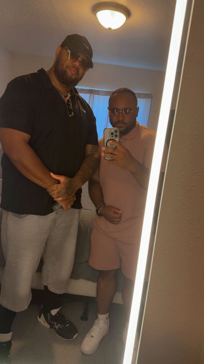 _Eltrain's tweet photo. The actors of the family 🔥🎭🎬🎙️
You did a amazing job hosting the family reunion 
The baby of the family big dog status!!! 
@curtcurt95 https://t.co/y66QCrrBxC