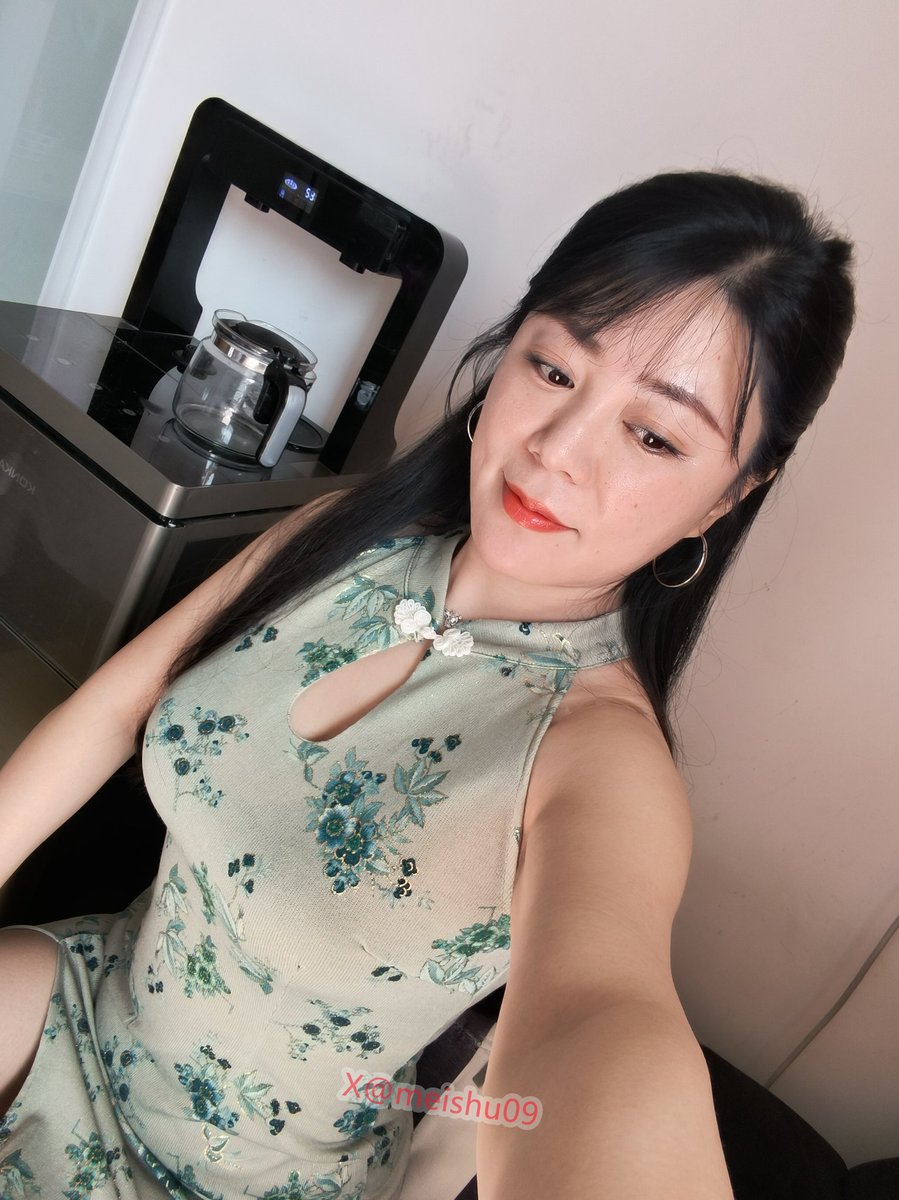 小区里的风韵大姐 气质婉约 温柔大方 https://t.co/sWedvnOZar