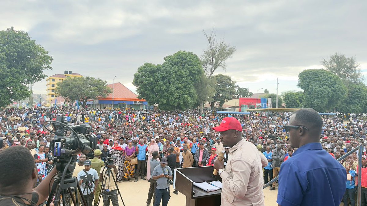 Twaha_Mwaipaya's tweet photo. Makamu Mwenyekiti Chadema Bara, Mh John Heche akizungumza na Wananchi wa Jiji la Dodoma Mkoa wa Dodoma.Ziara ya No Reforms No Election inaendelea Kanda ya Kati. ✌🏽✌🏽✌🏽✌🏽 https://t.co/sfdMkqE53U