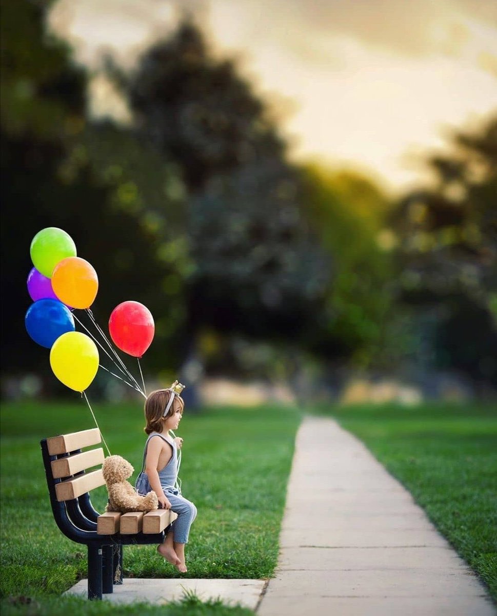 وفي ختام العيد ..
الحمدلله على السعادات الصغيرة الحمدلله على دفء و أمان العائلة 
لا غيّب اللّٰه عنا هذه البهجات وأعادها علينا بالخير والبركات 💞