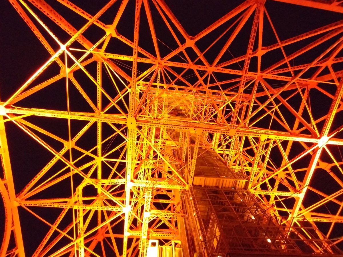 HsmGo's tweet photo. 昨日初めて東京タワーに行った！
展望台まで��エレベーターで行ったけど、帰りは階段をおりてみたらさすがに結構長かった😂
やっと来れたひと安心。。
 #東京タワー https://t.co/wjrfQFNnpW