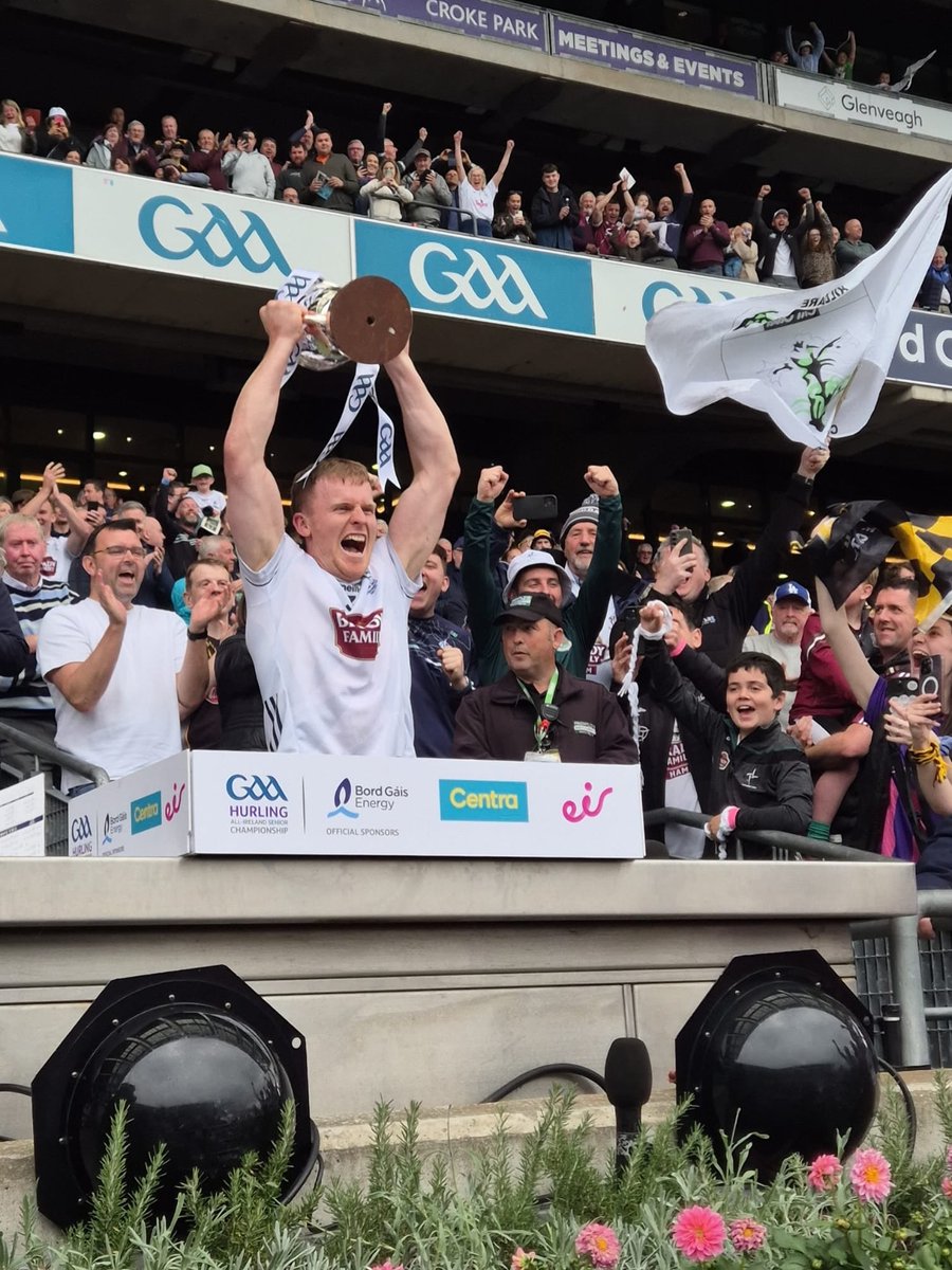 Kildare are 2025 Joe McDonagh Cup Champions!

What a day to be a Lilywhite.

Cill Dara Abú!