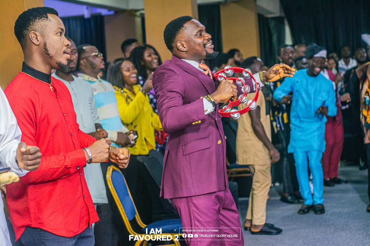 CHOIR MINISTRATION || THIRD SERVICE 

🎶 🎼 🎵 🥁 🎸 

I am all I am
And it is by His grace
I am all I am
And it is by Your grace

I am all I am
And it is by Your grace
I am all I am
It is by Your grace

MINISTRATION BY: The Lighters Choir
.

#SundayService  #Choir