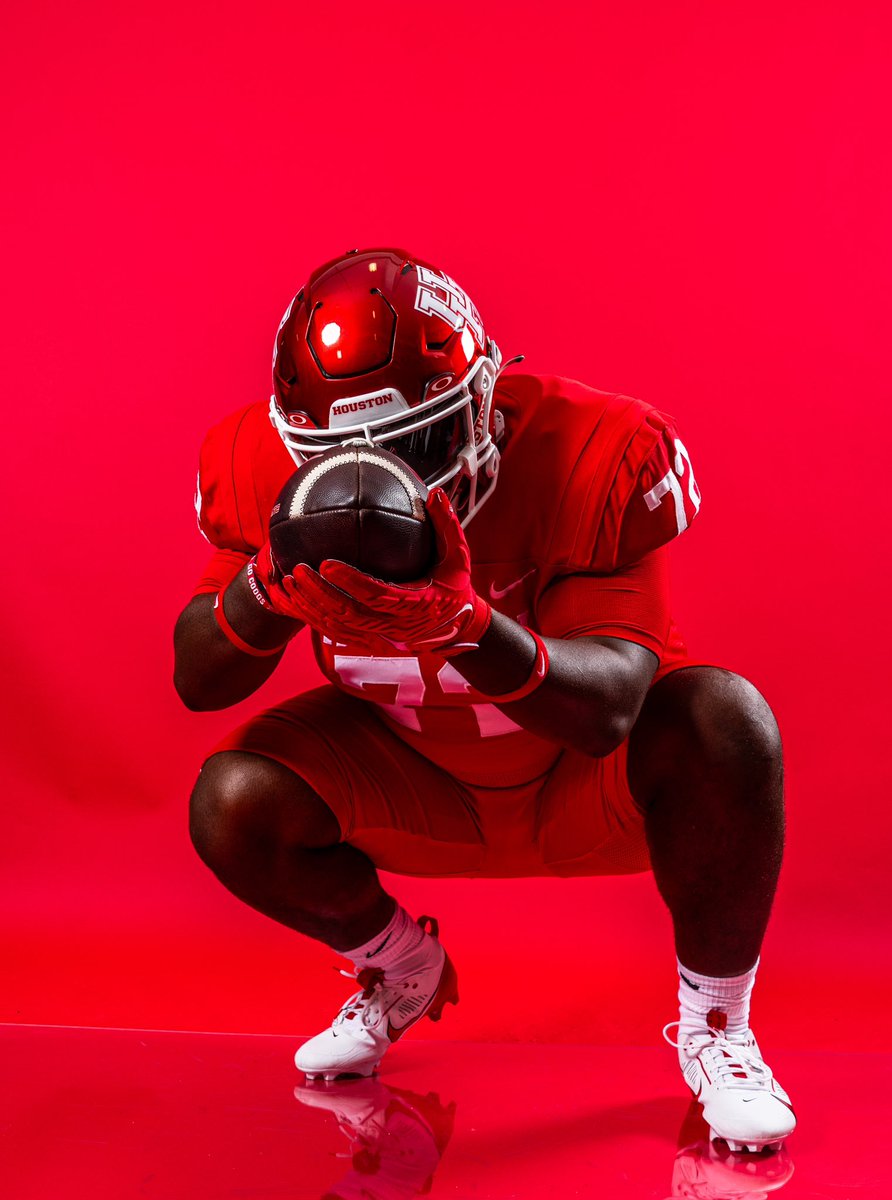 robison_devan's tweet image. Had a great time on my OV to @UHCougarFB thank you coaches for showing love to me and my family 🐾 go coogs‼️
@ExplosiveHTX @dominant_o @Emannaghavi @coach_rb3 @CoachWEFritz