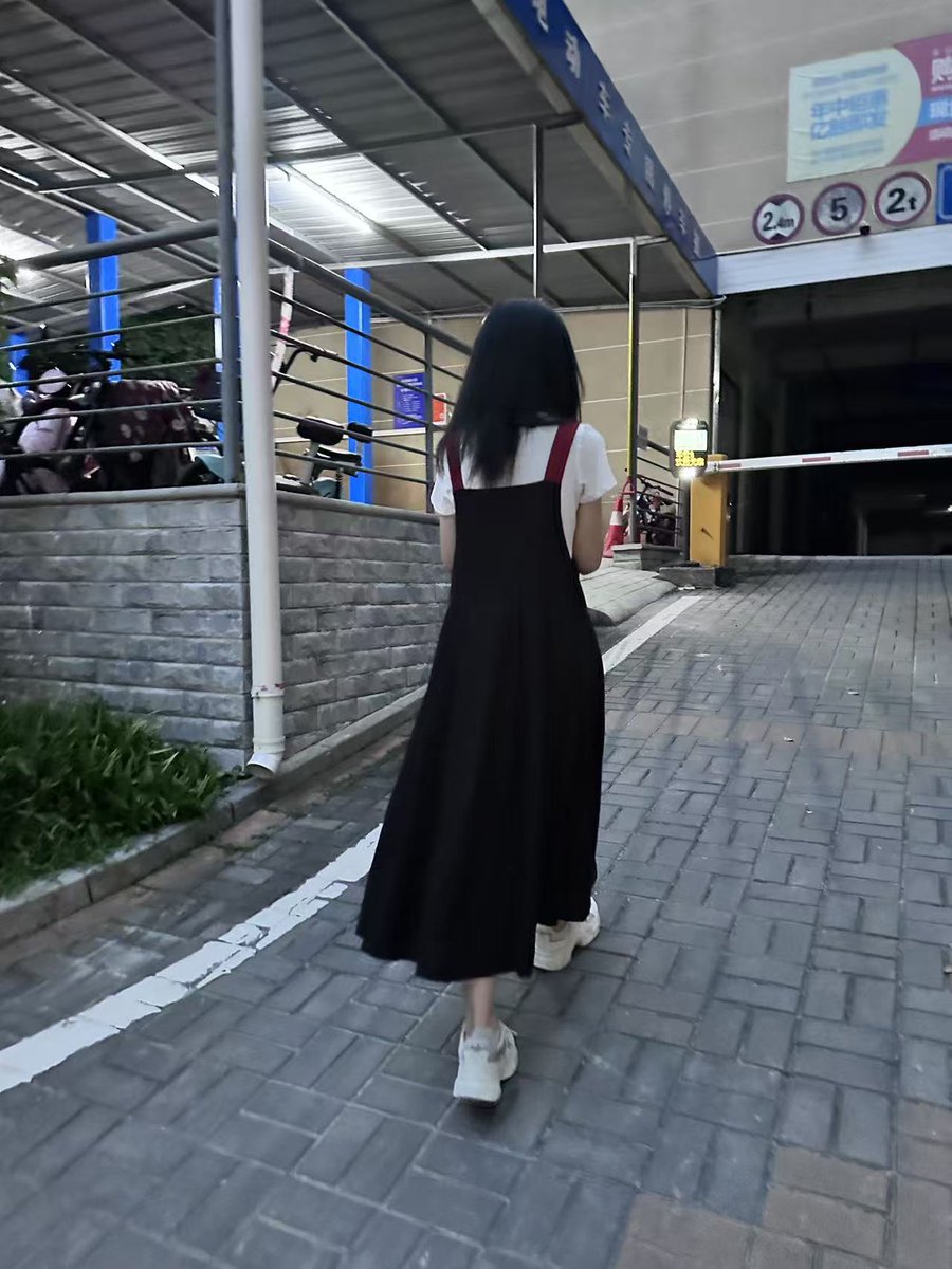 月亮上的垂耳兔 tweet media