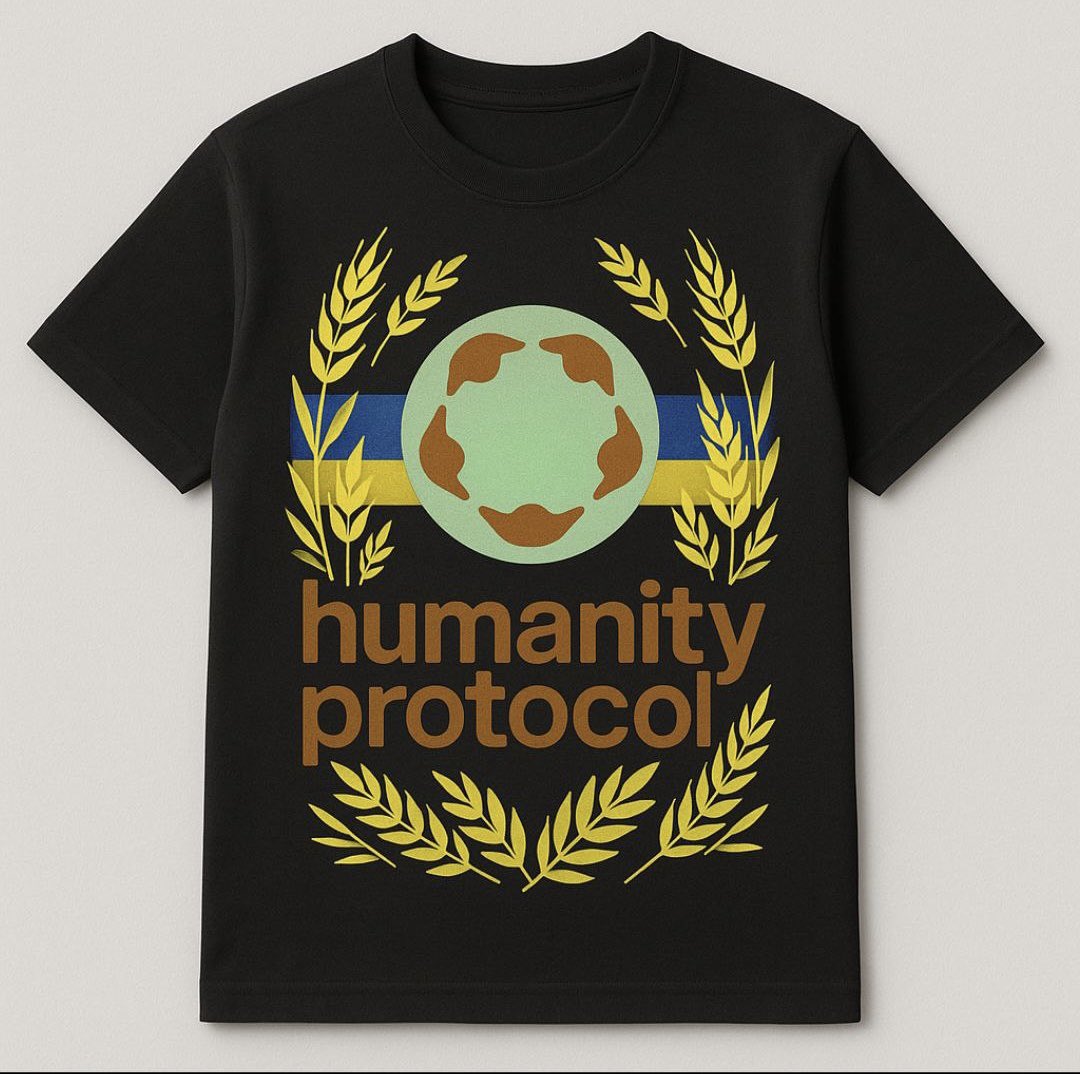 AnnaMariaa133's tweet image. T-shirt design for @Humanityprot combined with Ukrainian culture 👕🌾🤎
#designedbyHumansHP
