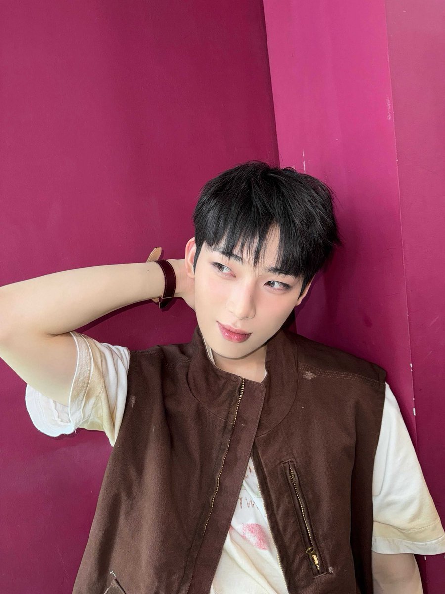 enhypenweverse's tweet photo. [ #선우's Post ] 250608

#SUNOO: Acorn

(1/3)

@ENHYPEN_members @ENHYPEN #ENHYPEN #엔하이픈 https://t.co/5xNclD6liG