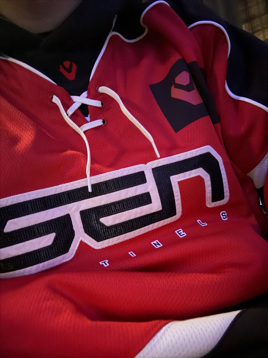 SEN Gunter (@gunterispenguin) on Twitter photo Game day vs <a href="/WolvesEsports/">Wolves Esports</a>
Match starts around 12pm est
The last month of prep leads to this point, excited to be back! Game day vs <a href="/WolvesEsports/">Wolves Esports</a>
Match starts around 12pm est
The last month of prep leads to this point, excited to be back!