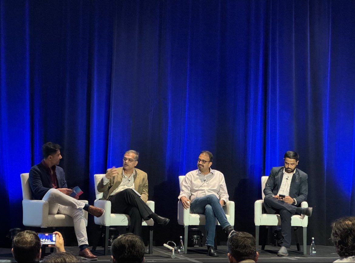 tech_mahindra's tweet image. Innovation in action at #FICOWorld25!

@Tech_Mahindra showcased its next-gen services and offerings around how #ResponsibleAl and #CoreModernization are reshaping the #BFSI landscape.

🎙️Breakout Session: From Hype to Impact
Pankaj Kulkarni shared how #GenAl is driving real…