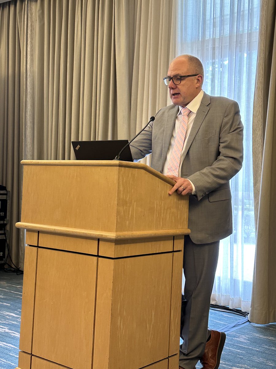 JWHarbourMD's tweet image. Wonderful privilege for me to be with the current and future president of the Florida Society of Ophthalmology at their annual meeting.