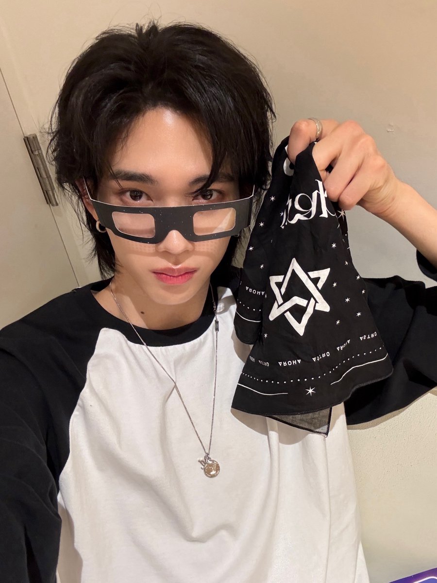 LUN8_members's tweet photo. [#카엘]
너무너무 행복하고 많은 것을 느낀 공연이었습니다 사랑합니다 선배님💜💙
감사합니다!!

#루네이트 #LUN8 #Chael 
#Stargraphy https://t.co/j4uVuf8SLH