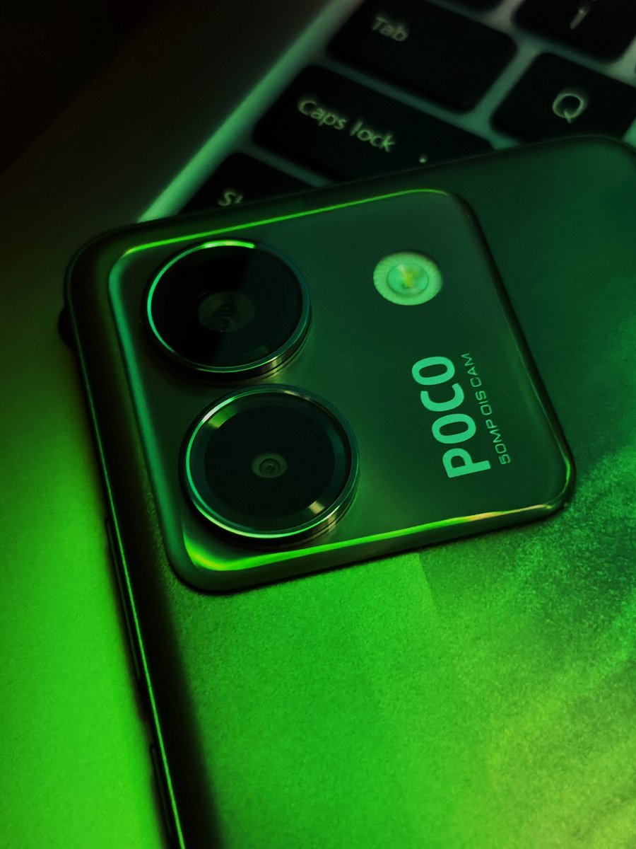4XDesigns's tweet photo. ✨ First Look at the POCO M7 Pro 5G – in this stunning Olive Twilight (Green) finish!
🔥 AMOLED 120Hz | Dimensity 7025 | 50MP OIS Camera | 5110mAh Battery | 5G

#POCOM7Pro5G #FlagshipStyle #BudgetBeast #POCOGlobal #TechWithPiyush #Product #productphotography https://t.co/KuFhHJkFhj