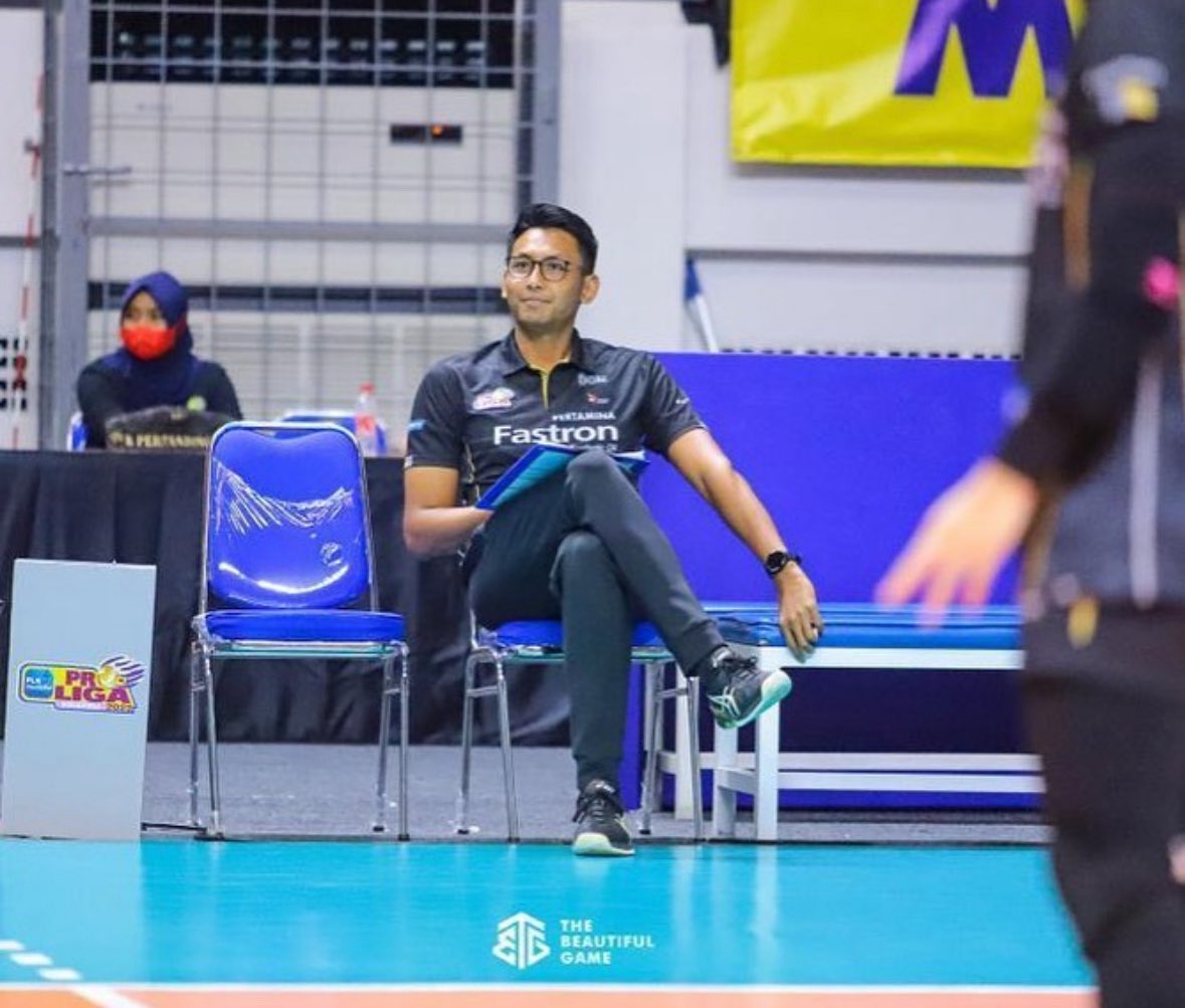 errorcode404_ph's tweet image. Indonesia Women’s Volleyball Team cutie assistant coach 🥰 #AlasPilipinas #AVCWomensNationsCup