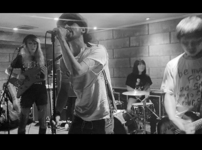 AbeandtheShits's tweet photo. 今日はありがとうございました。
Punk Forever！ https://t.co/Zh3yDThdmU