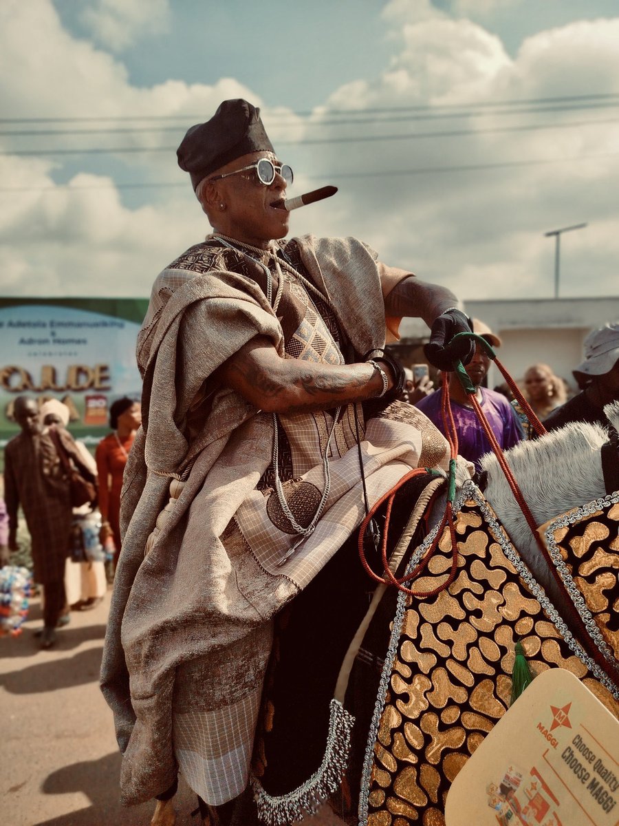 Pamilerin's tweet photo. He can never disappoint. 
Mr Farouq Oreagba à Ojude Oba 2025 https://t.co/50Mo3GcAc0
