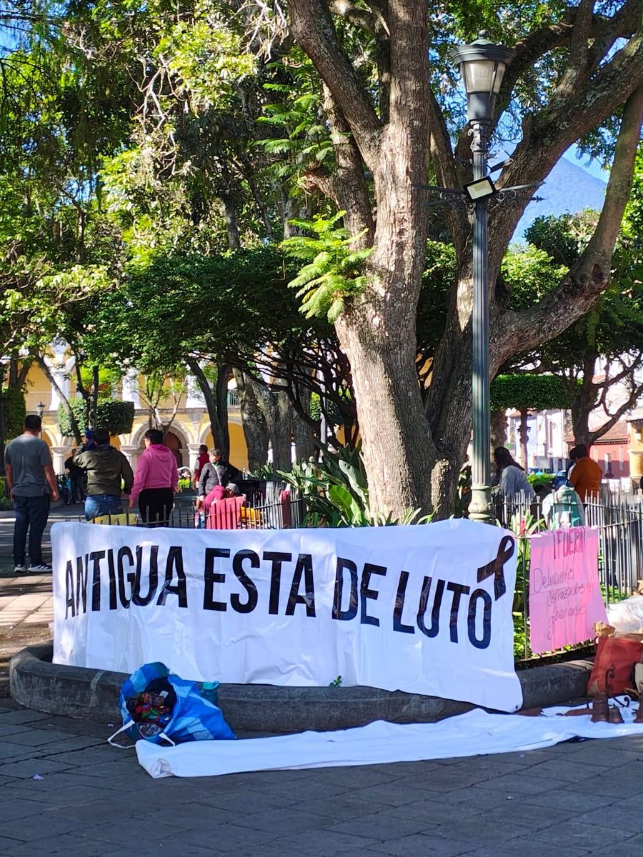 chepemonzon1's tweet photo. Alcalde de La Antigua Guatemala muestra resentimiento en contra de los artesanos de la ciudad. https://t.co/5WFbGsbCD8